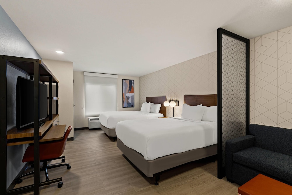 Everhome Suites Clarksville Ft. Campbell Area 30/60