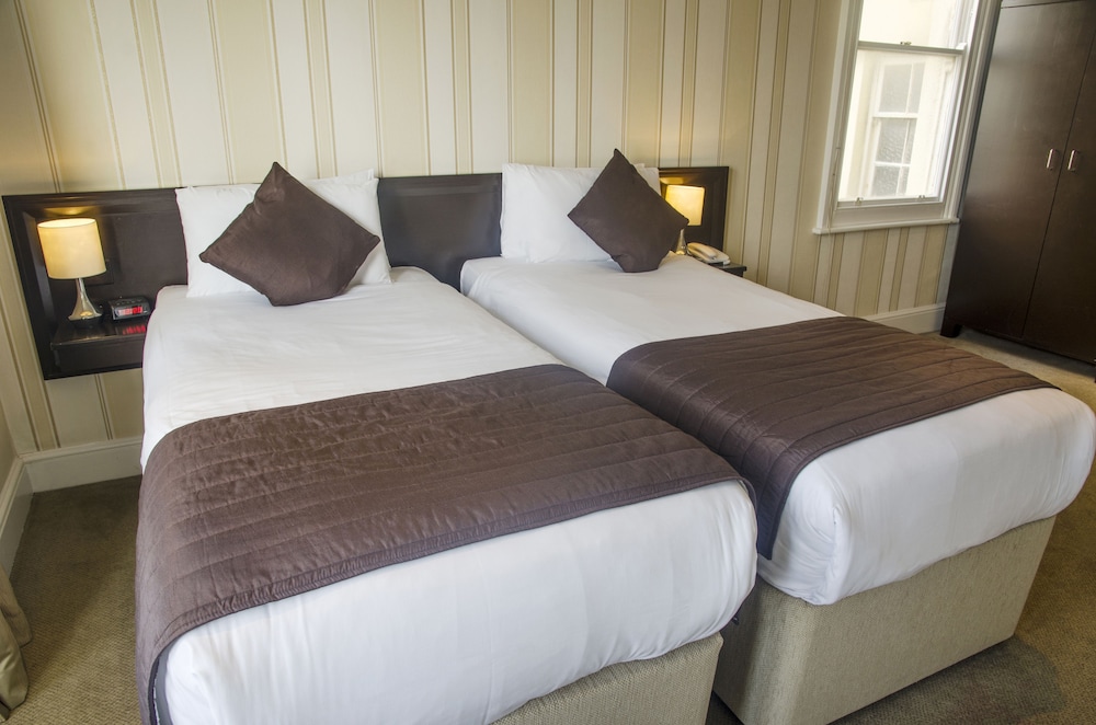BRIGHTON HOTEL(FORMERLY BEST WESTERN BRIGHTON) 8/45