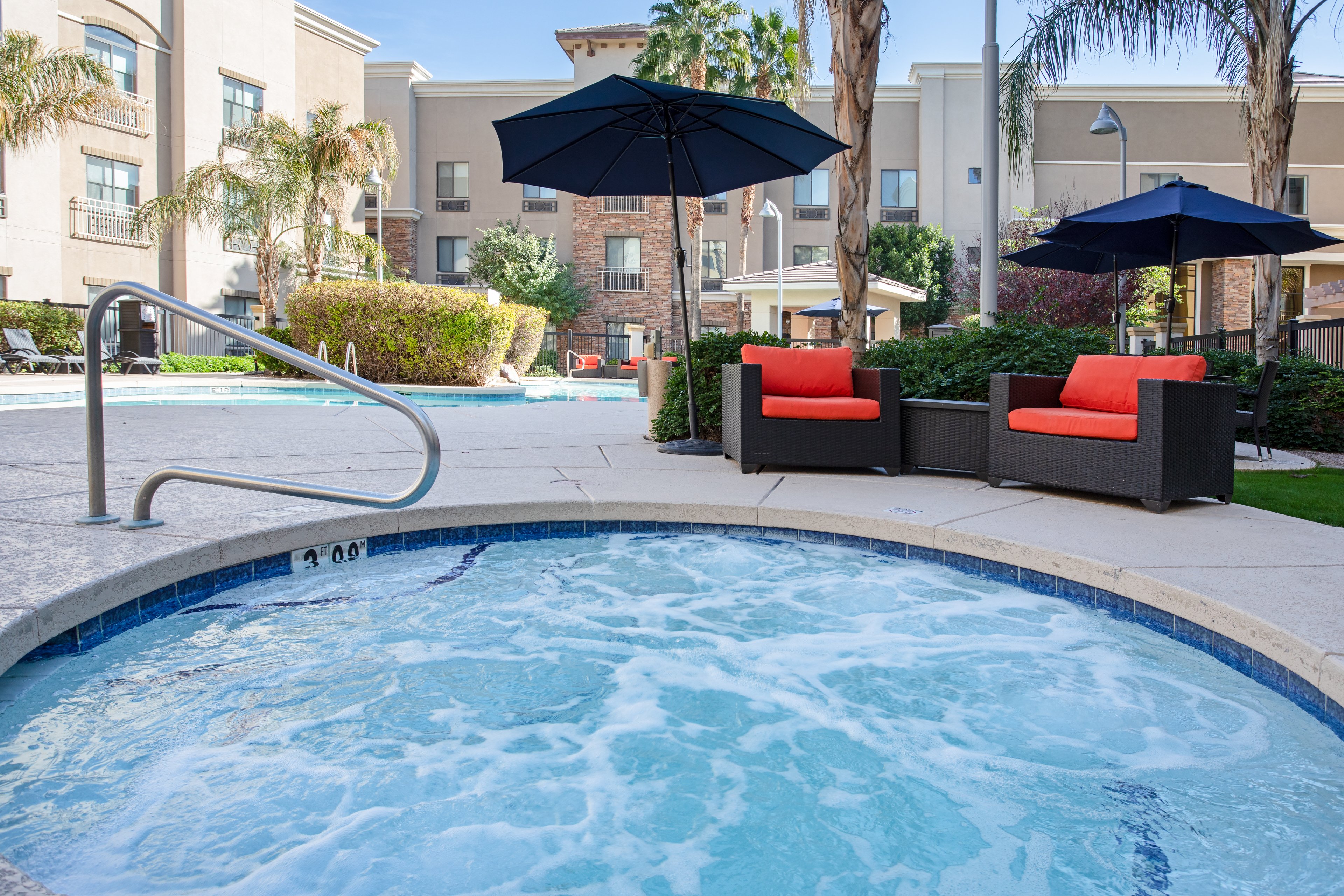 Holiday Inn Express & Suites Phoenix - Glendale Sports Dist 61/63