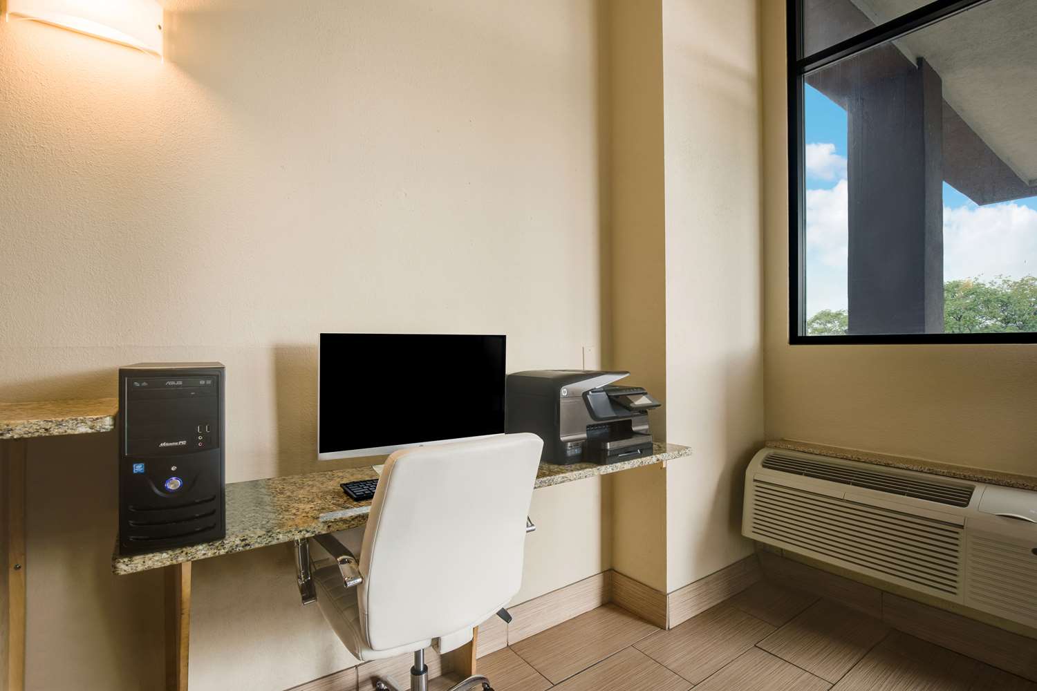 Best Western Waukesha Grand 14/18