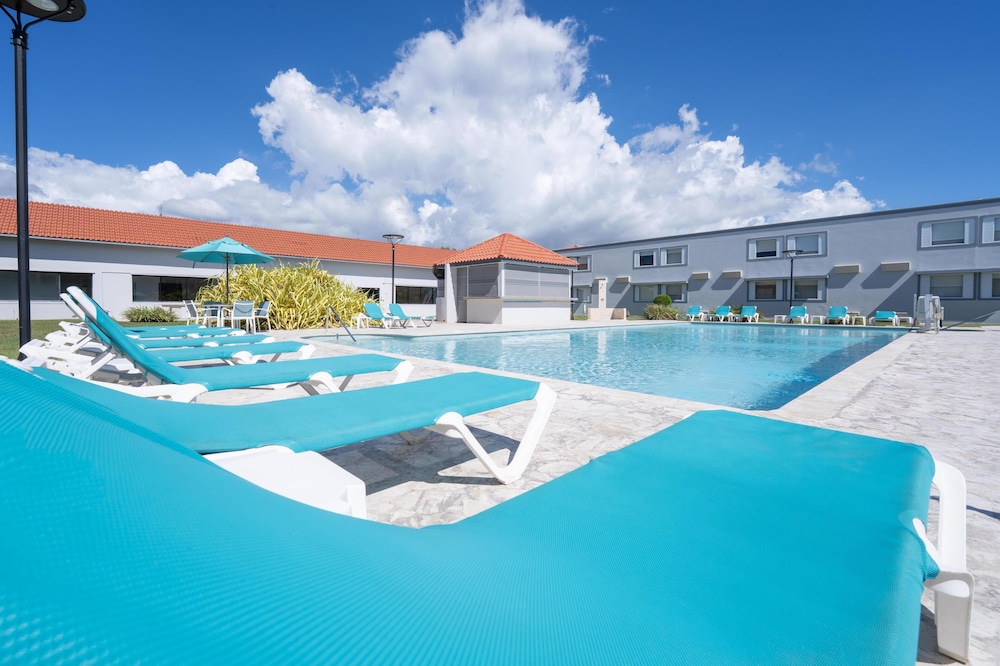 Spark by Hilton Ponce 48/55