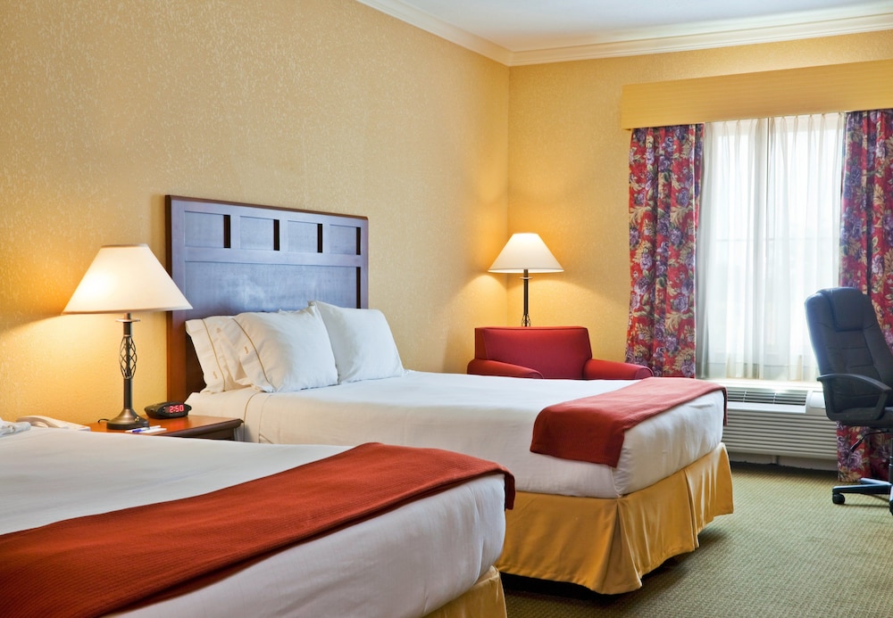 Holiday Inn Express Salado-Belton 16/45