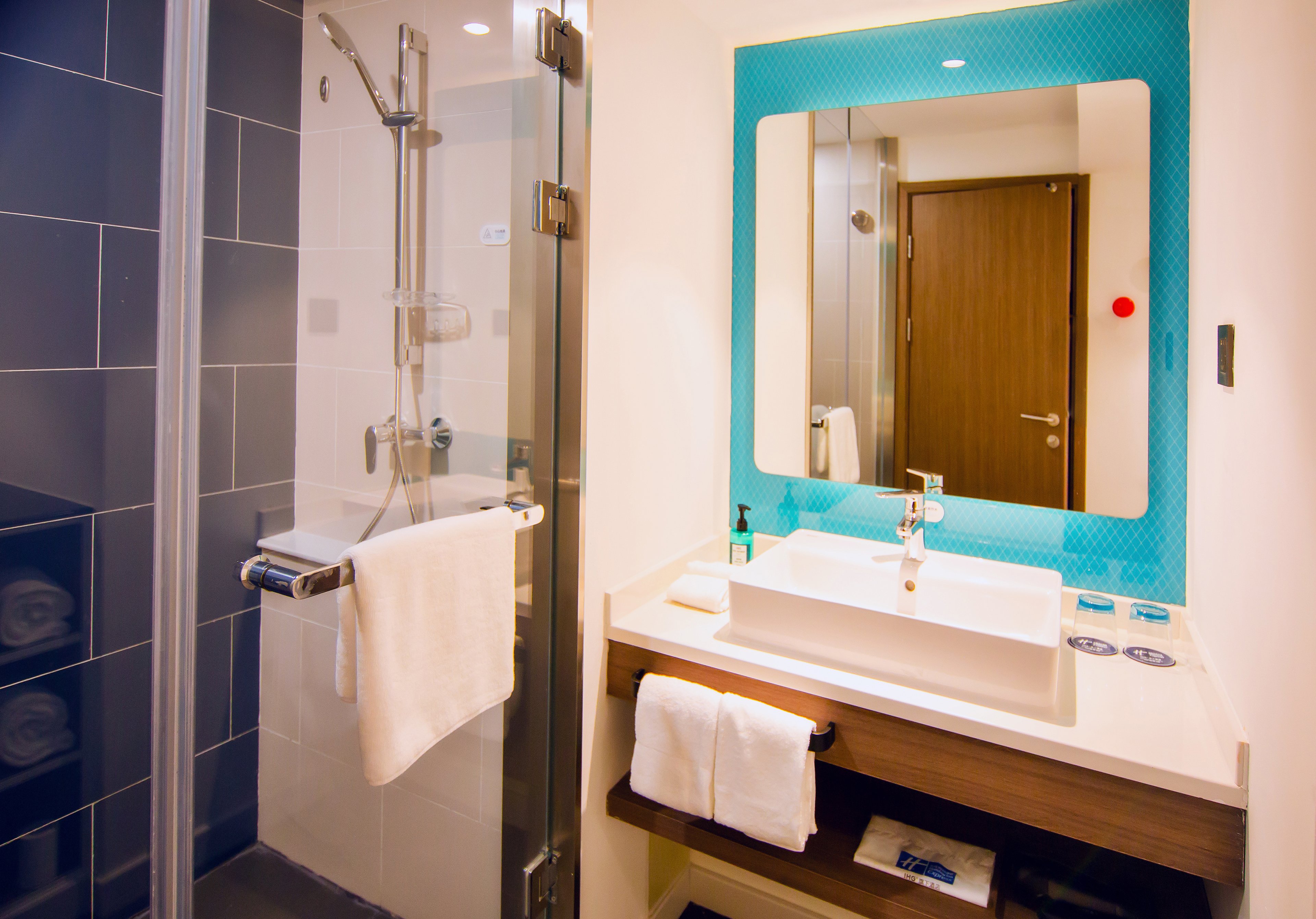 Holiday Inn Express Tianjin Airport East 48/50