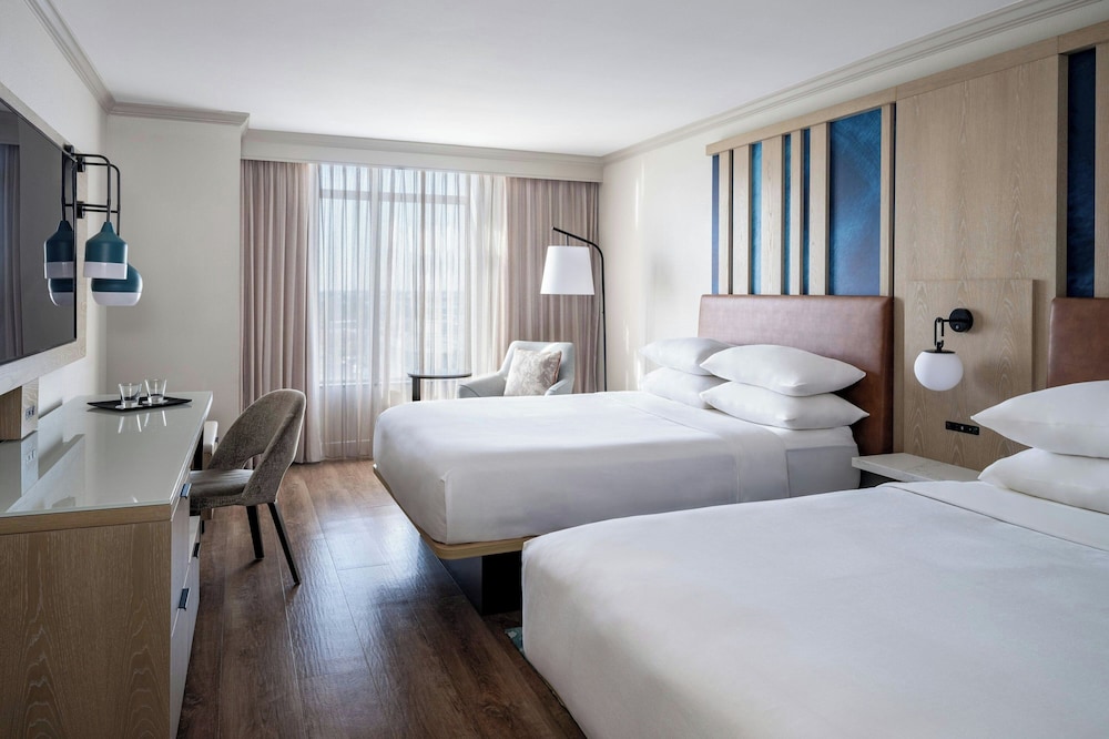 Concierge, 2 Queen Beds, Marriott St Petersburg Clearwater 2/10