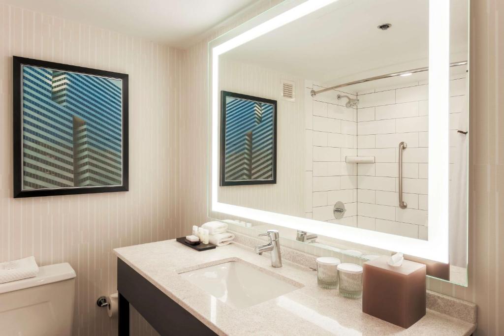 2 Bedrooms, Presidential, Suite, King Bed, 2 Bathrooms