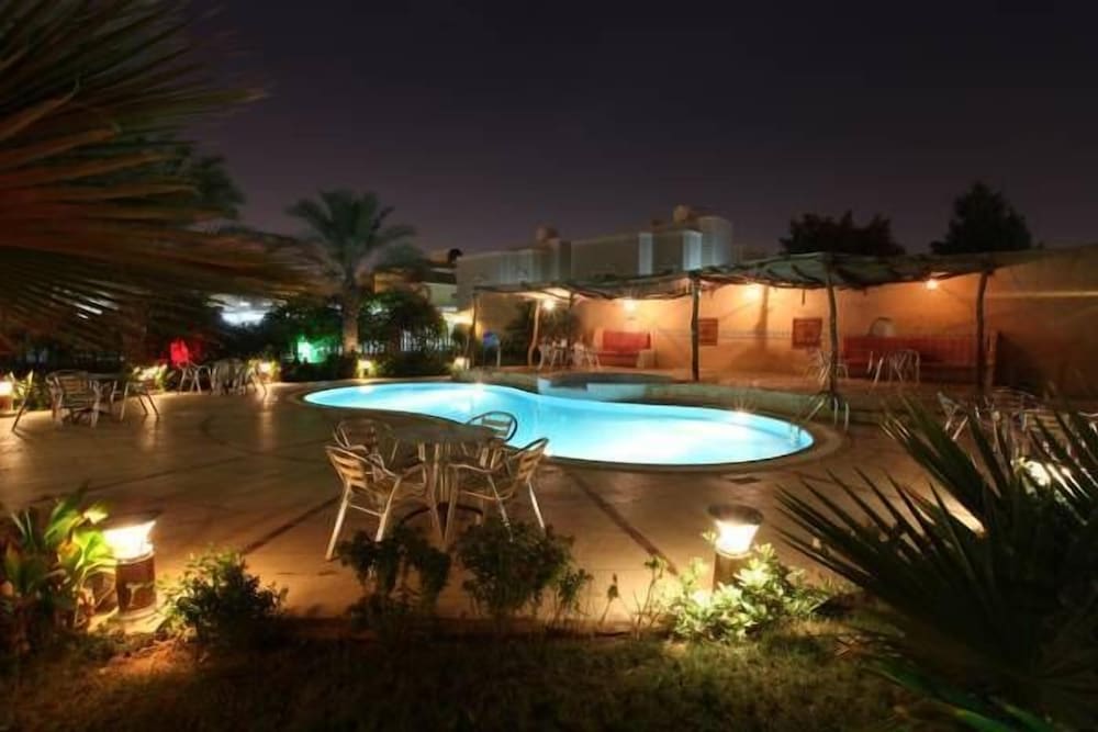 Boudl Al Fayhaa 49/57