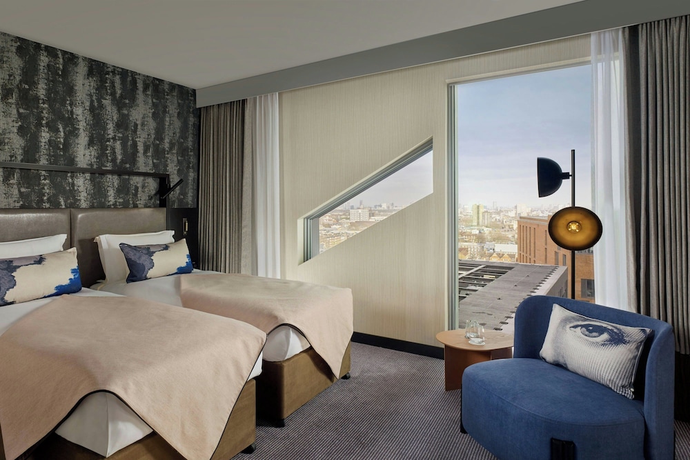 ROOM, TWIN BEDS, WITH VIEW
