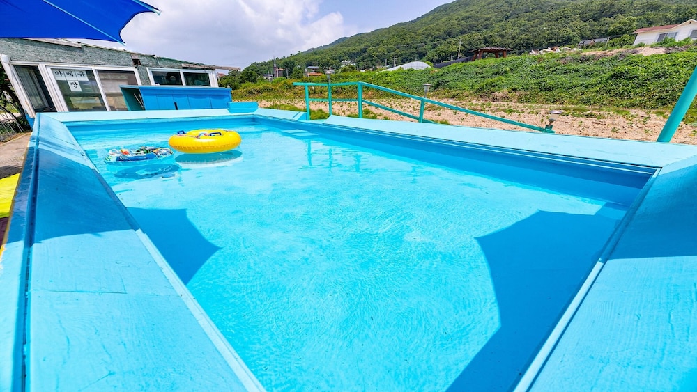 Ganghwa Badatgashimteo Pension 38/50