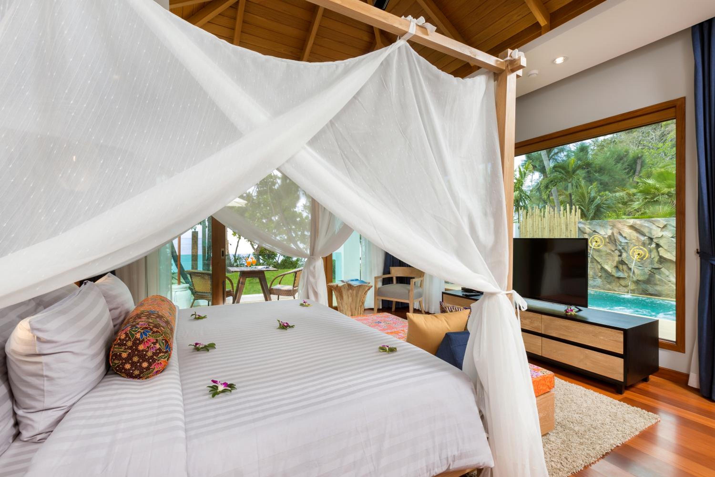 Beachfront Pool Villa