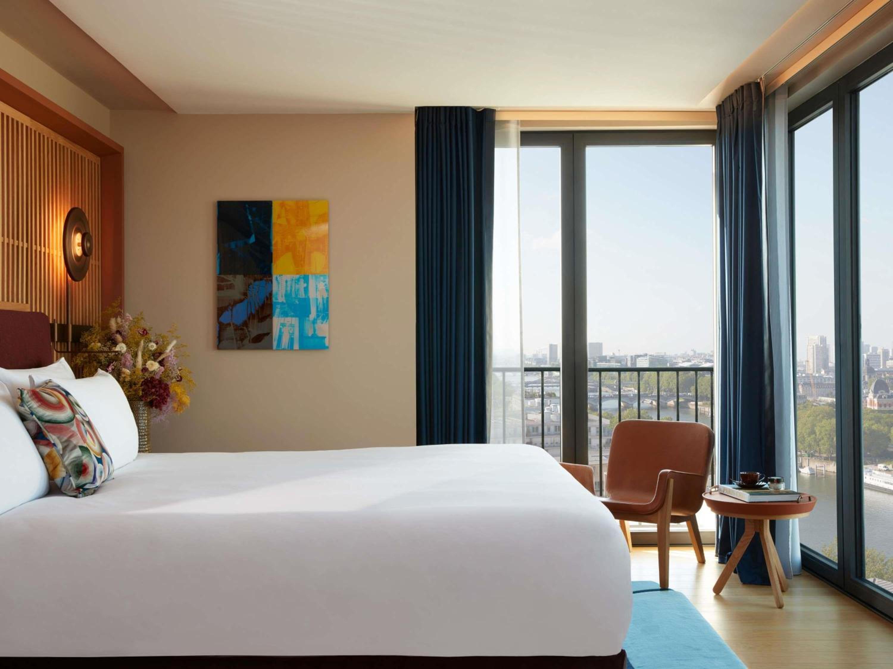Junior Suite, Studio, King Bed, City View, Balcony
