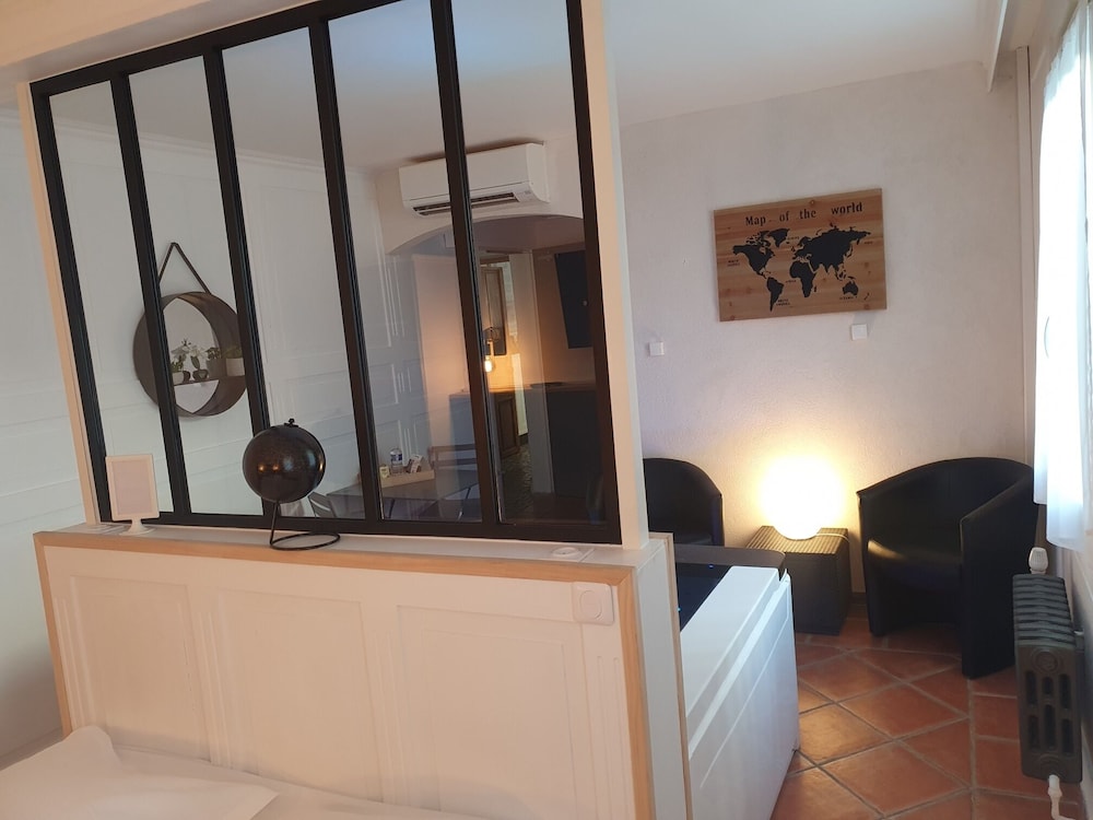 Hotel the Originals Martigues Clair 8/50