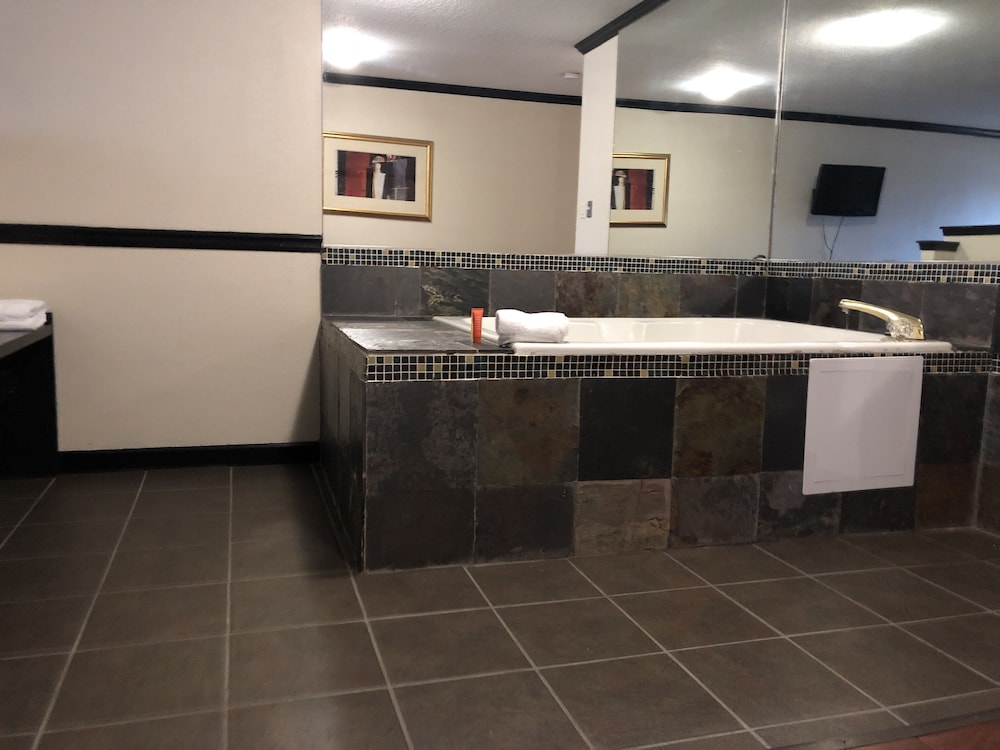 Araamda Inn Norcross 72/72