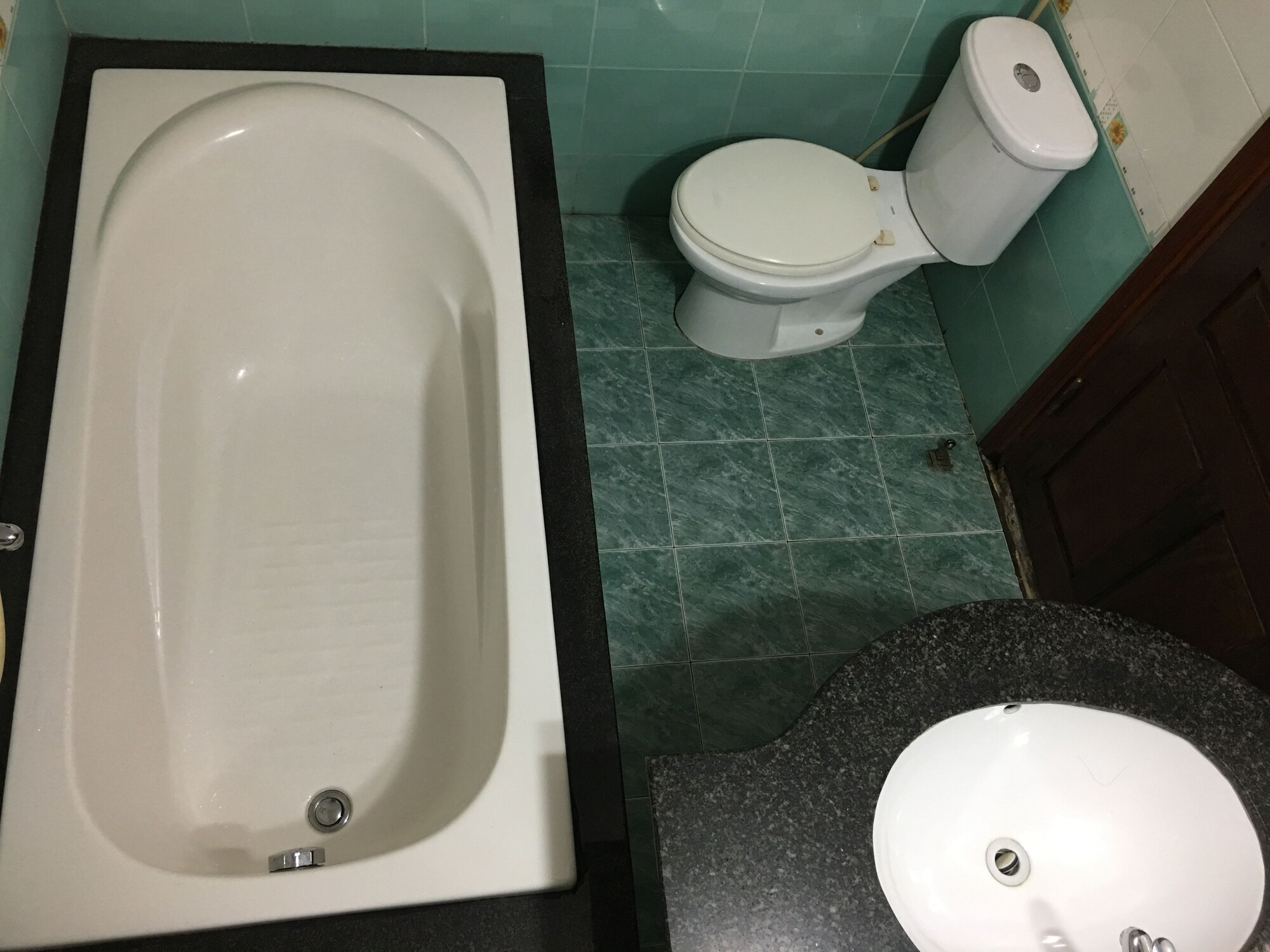 DELUXE, DOUBLE BED, GARDEN VIEW