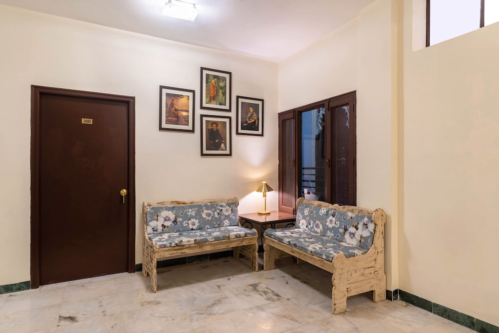 Hotel Sarovar 10/50