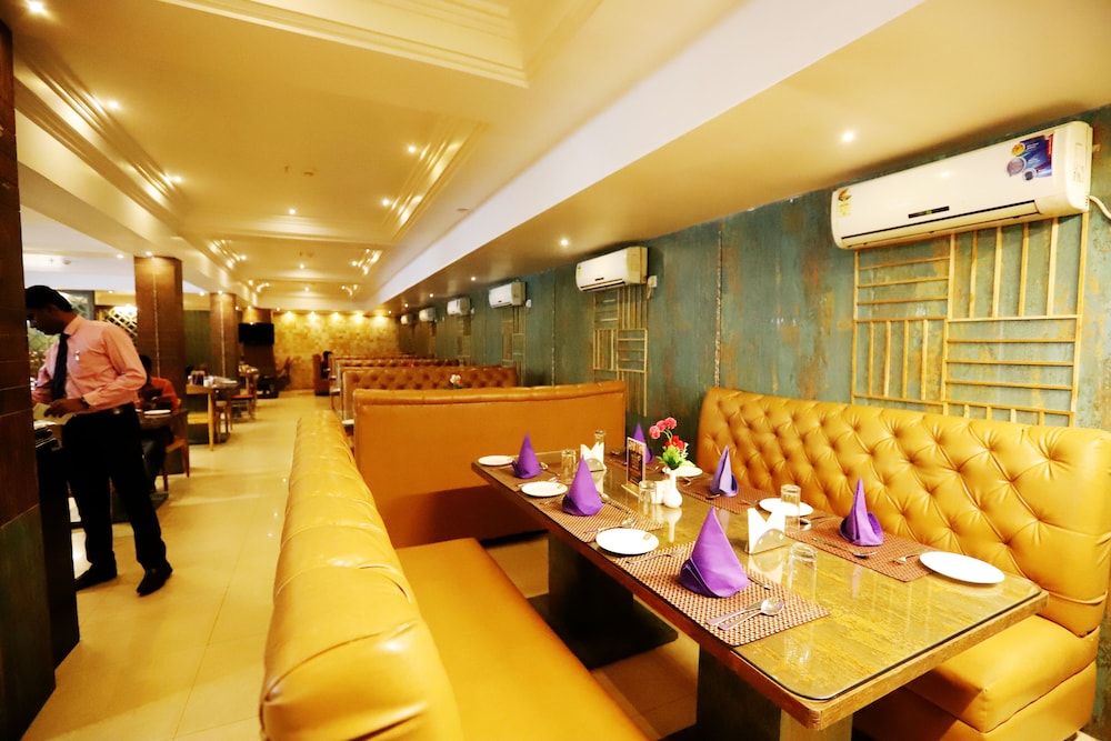 HOTEL RADHIKA REGENCY 34/50