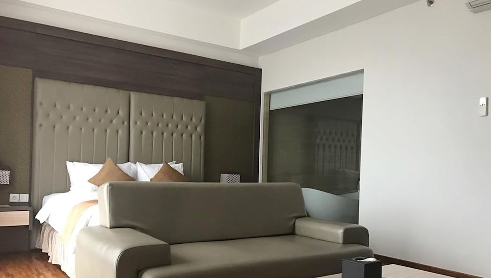 Crystal Lotus Hotel 28/63