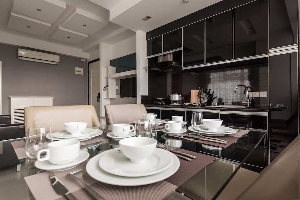 Naki Suites At Silvertown 38/49