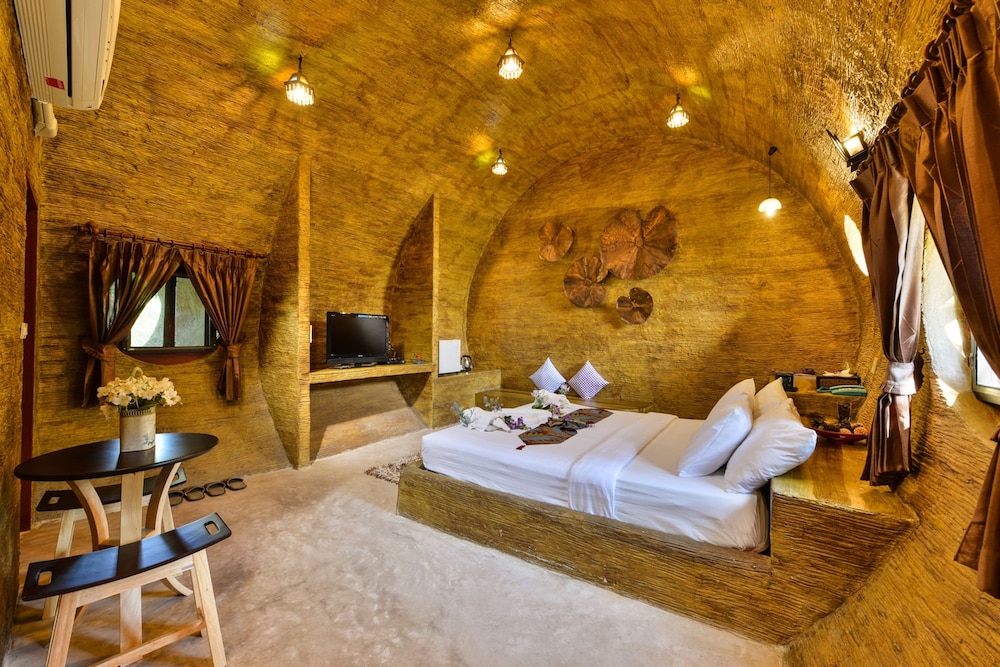 Theerama Cottage Resort 22/84