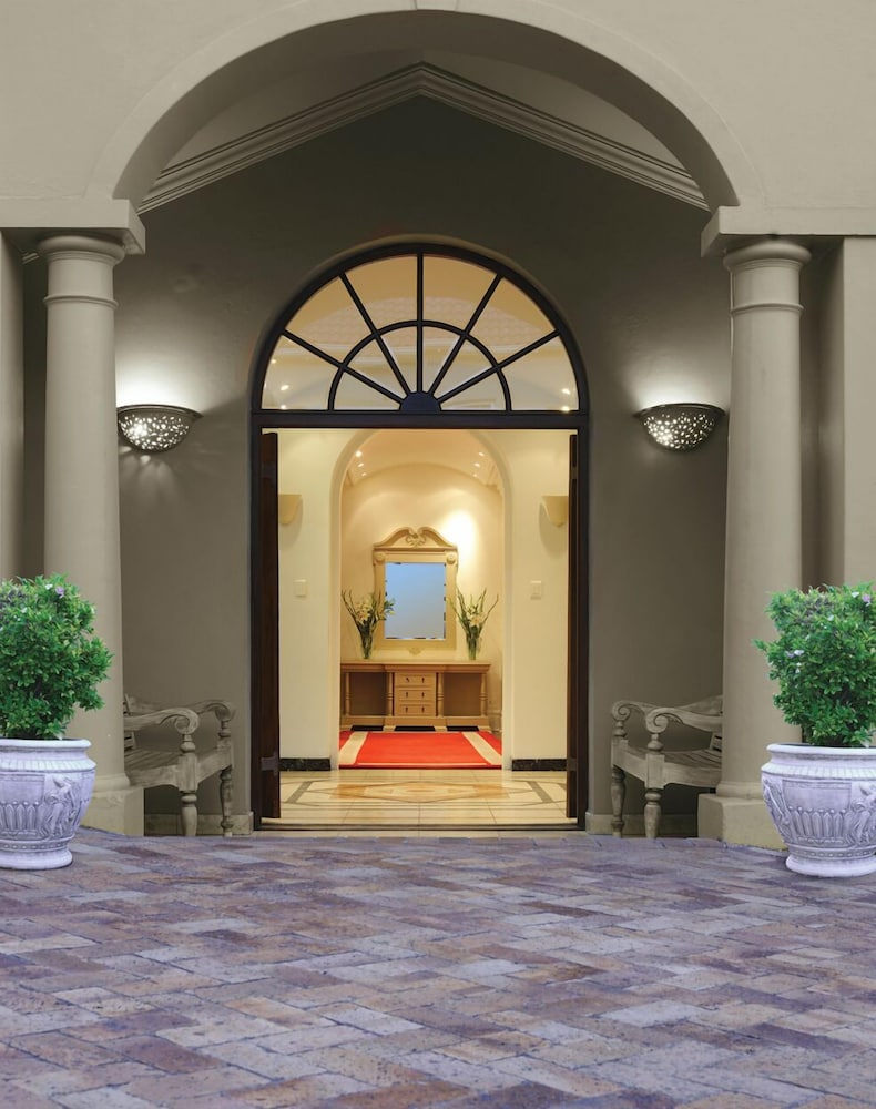 The Clarendon - Fresnaye 6/50