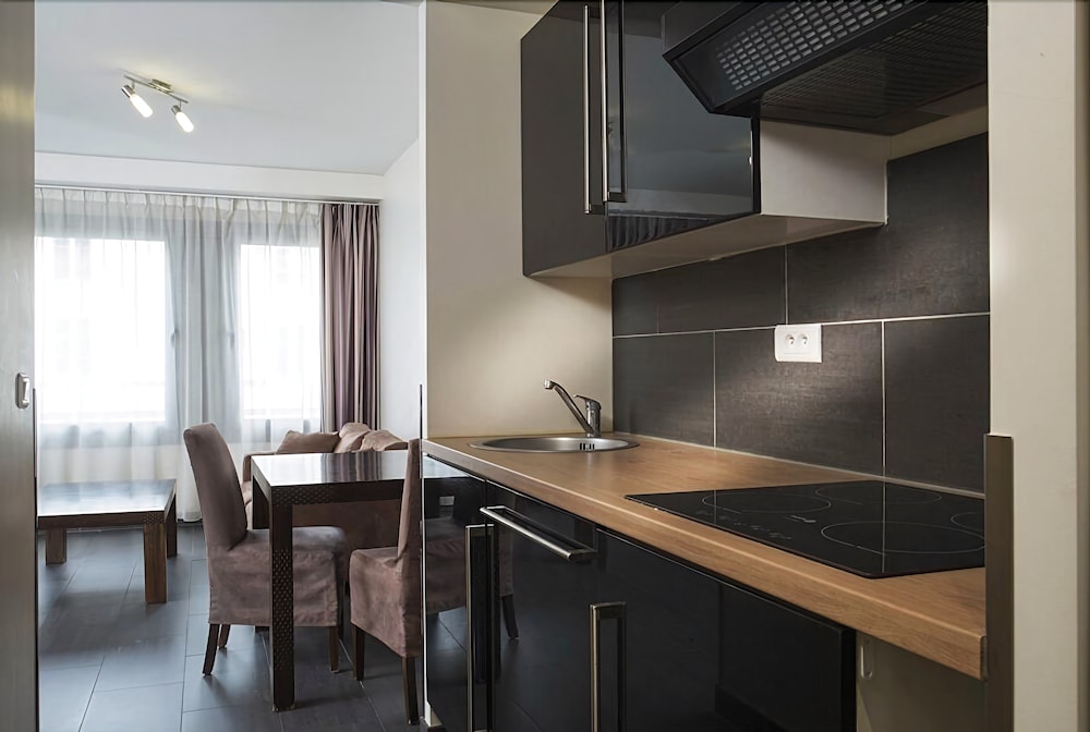 Cadet Residence 52/63