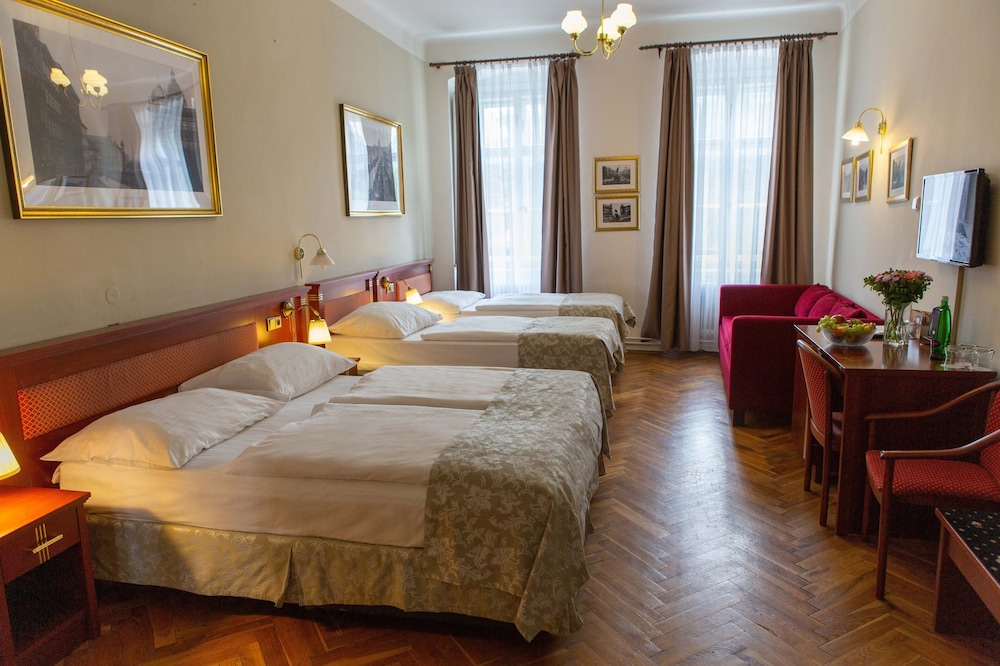 غرفة رباعية، Wenceslas Square Hotel 4/9