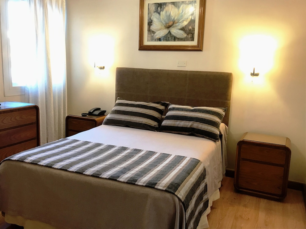 Crillon Mendoza 12/67