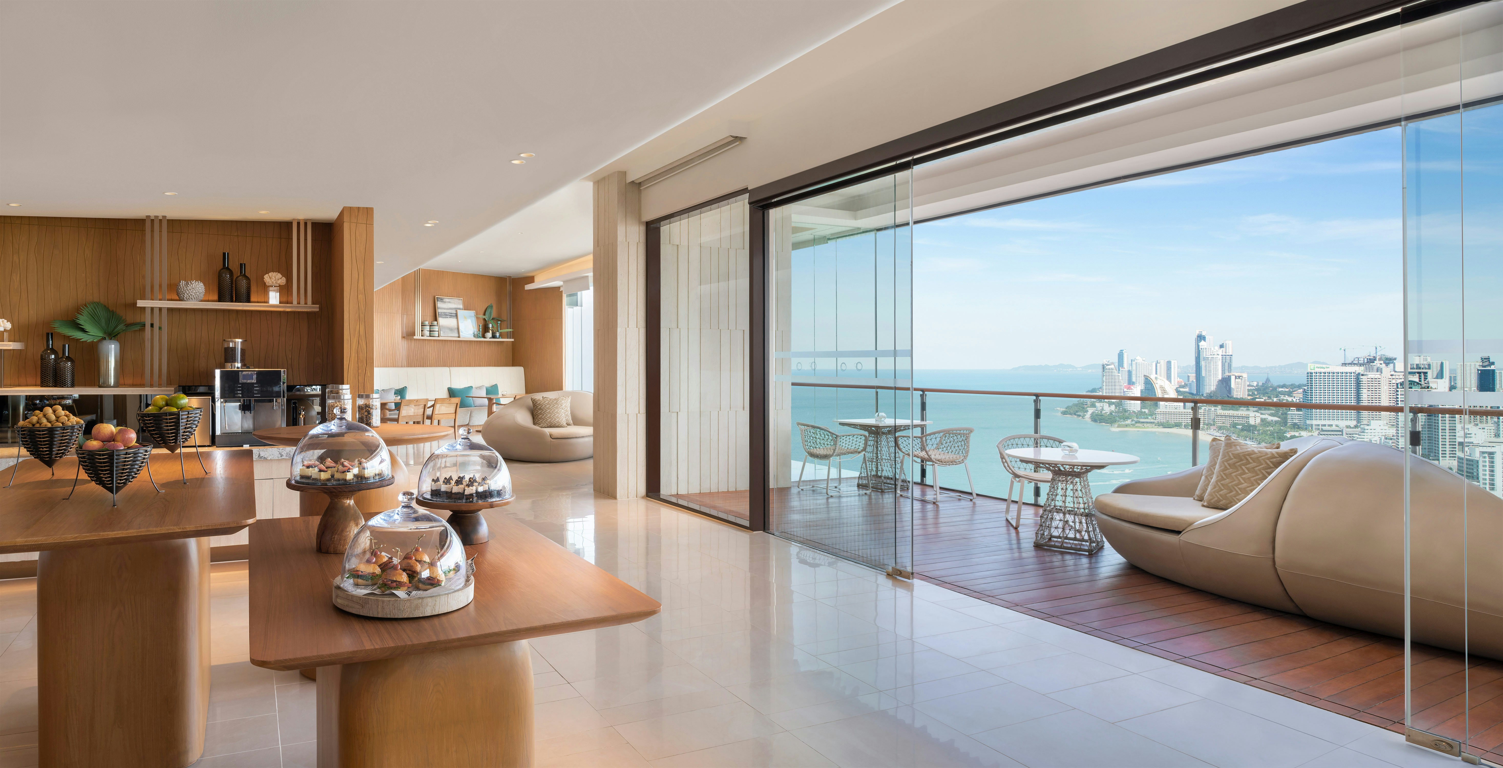 Hilton Pattaya 49/80