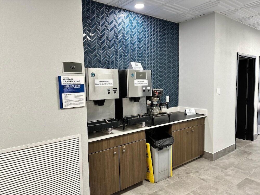 Motel6 Mesquite, TX – Town East 34/42