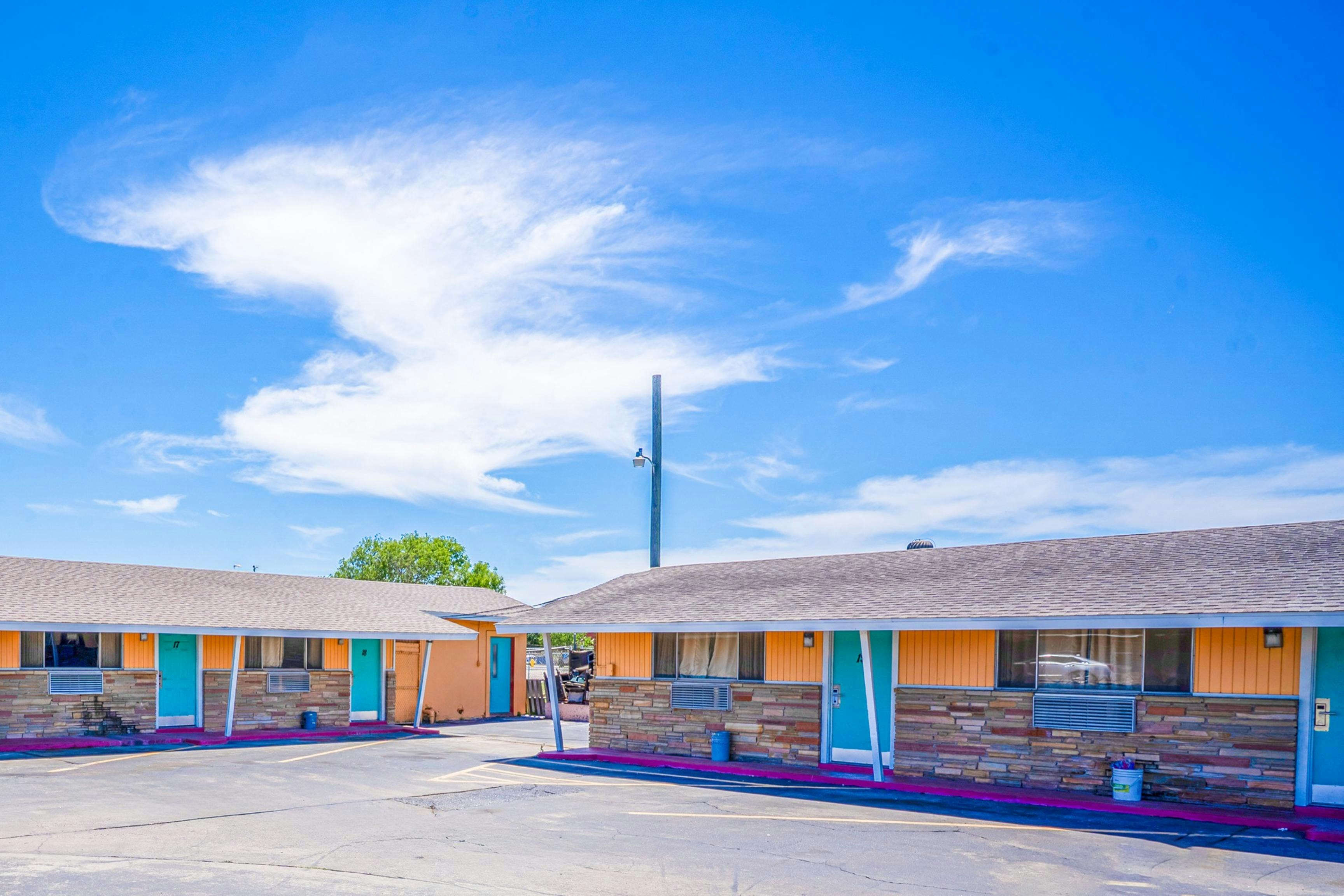 Gulfway Motel By OYO Near Airport I 37 13/30
