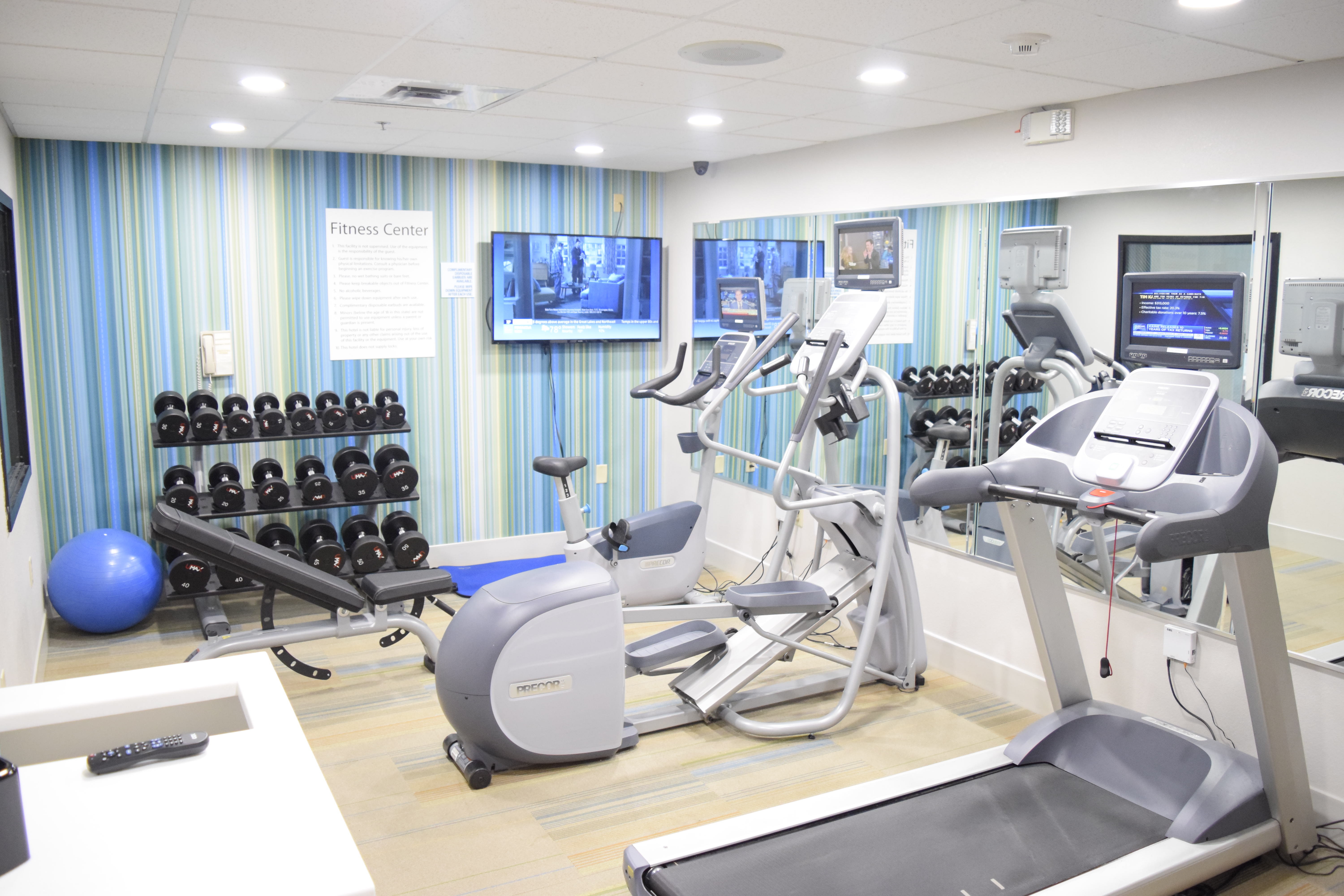 Holiday Inn Express Hotel And Suites Pensacola W I 10 23/35