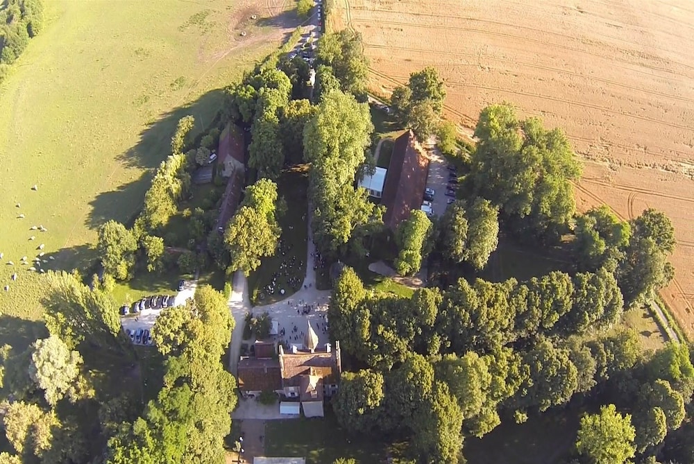 Chateau Le Sallay 48/58