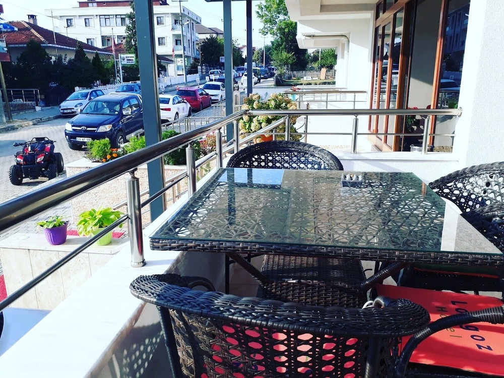 Longoz Hotel 18/25