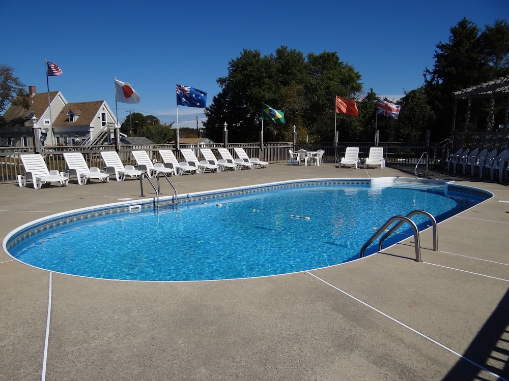 Jonathan Edwards Motel 1/65