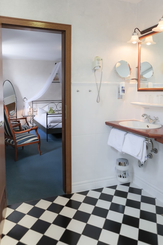 AKZENT HOTEL FRANZISKANER 10/52
