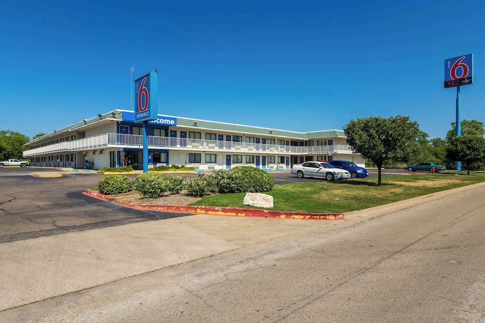 Motel6 Bellmead, TX - Waco 49/57