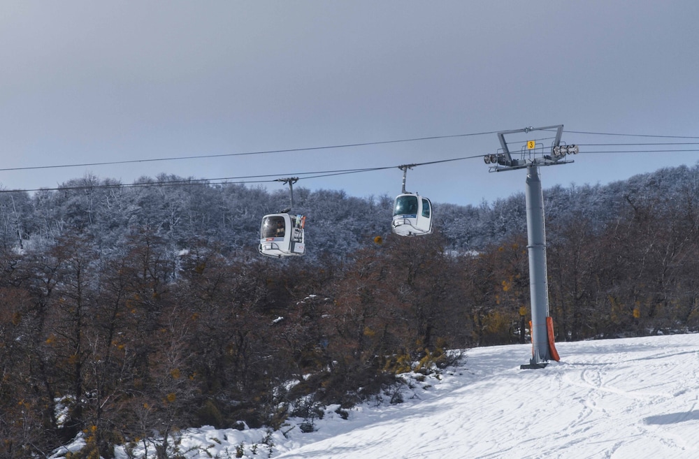 El Refugio Ski & Summer Lodge 46/49