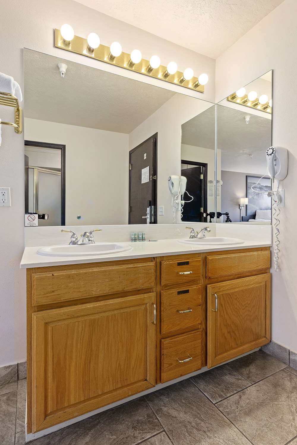 Surestay Hotel By Best Western Twin Falls 4/28
