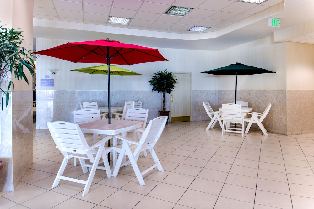 Grand Hotel Ocean City Oceanfront 32/63