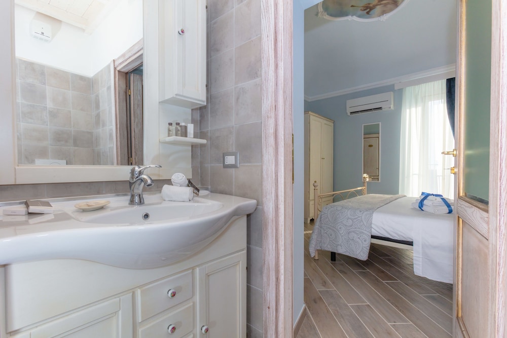 B&B Le Torri Di Tarquinia 37/43