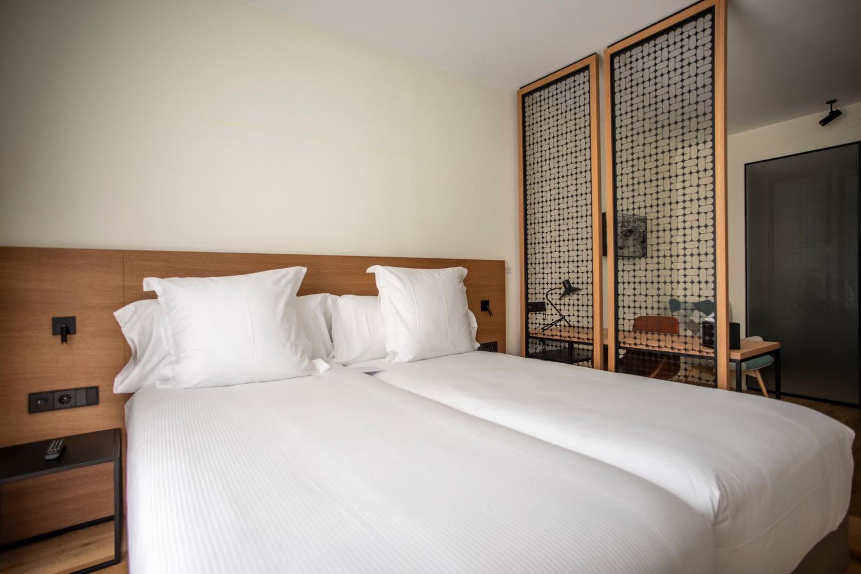 Deluxe, Single Bed
