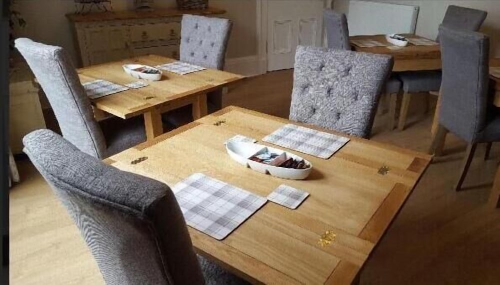 The Huntingdon B&B 26/34