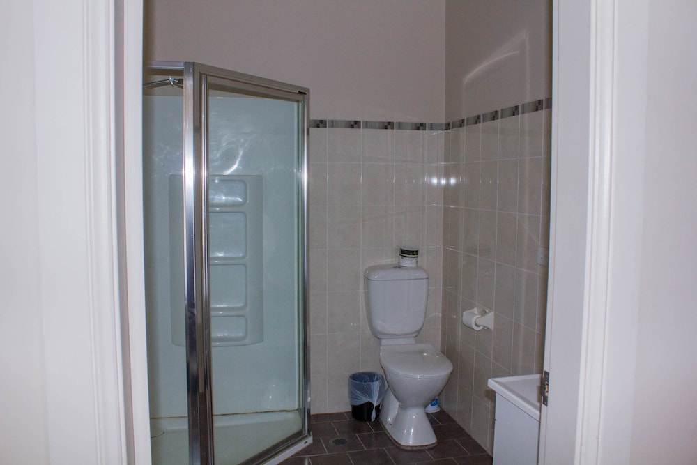 Gardners Inn Hotel 9/53