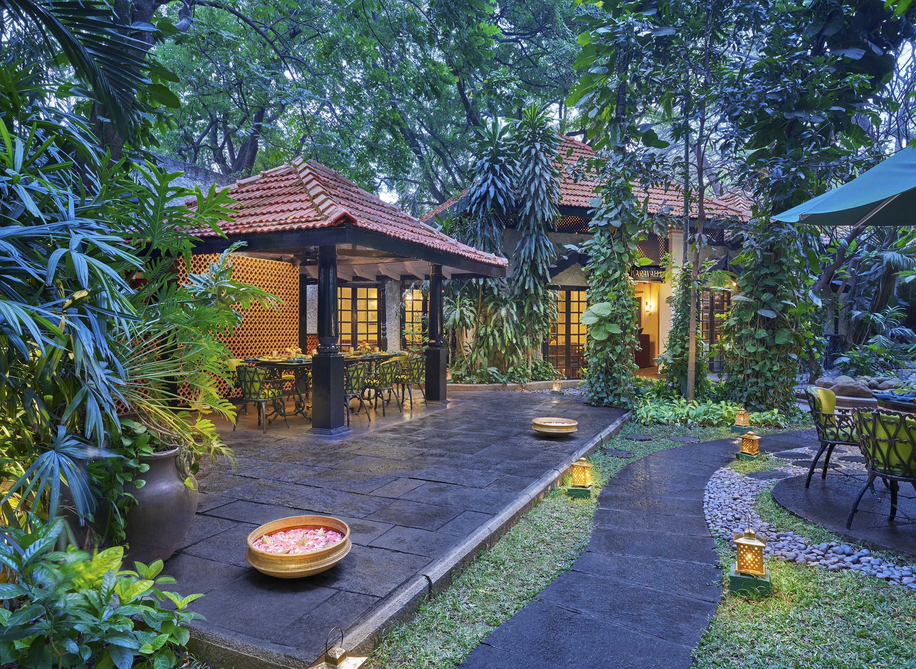 Vivanta Bengaluru Residency Road 74/77