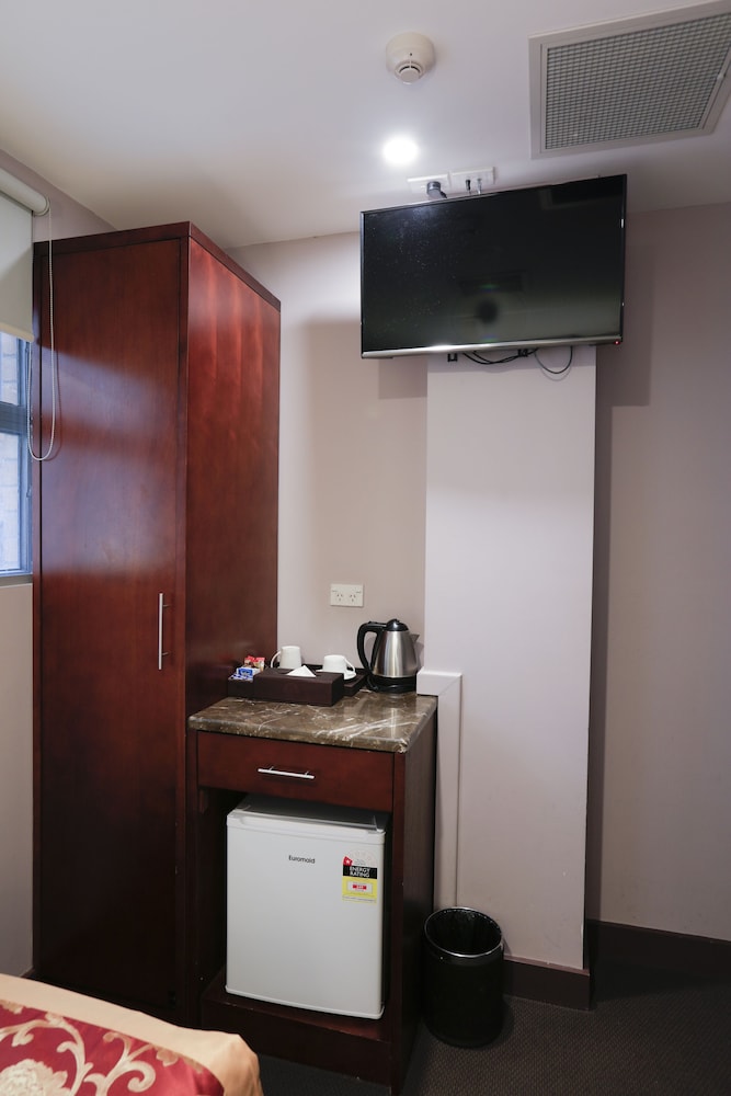 MEGABOOM CITY HOTEL 49/54