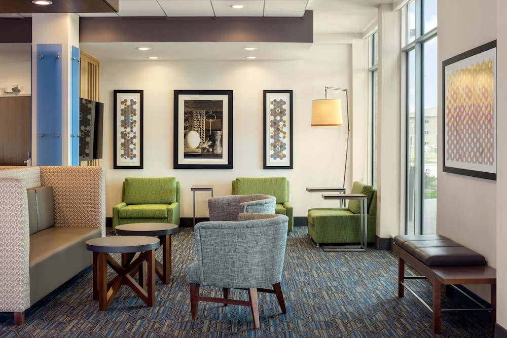 Holiday Inn Express Suites West Des Moines Jordan Creek 27/43