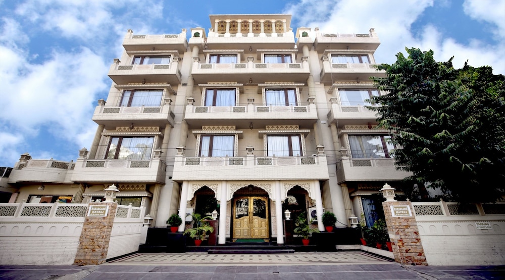 Nahargarh Haveli Hotel 3/52