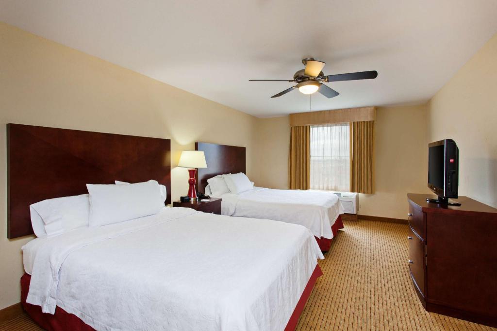 2 Bedrooms, Suite, King Bed, 2 Queen Beds, 2 Bathrooms, Accessible