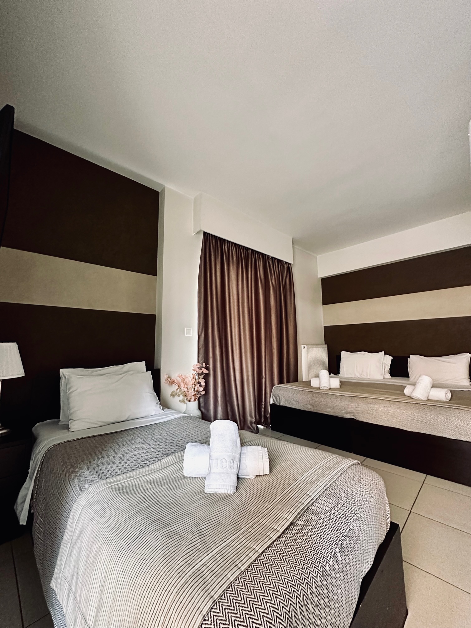 غرفة قياسية ثلاثية، Mc Queen Hotel 6/7