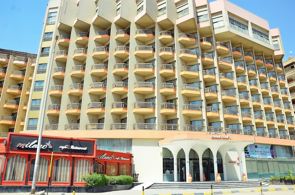 Aracan Pyramids Hotel 6/68