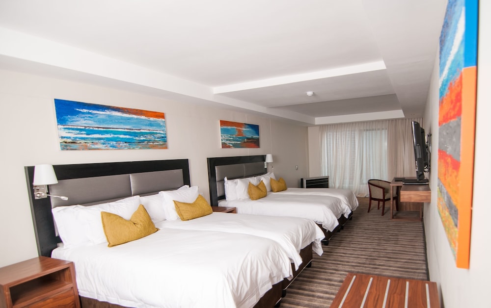 Premier Hotel Cape Town 16/82